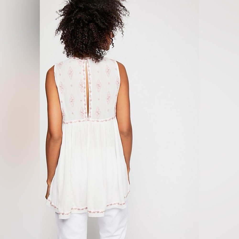 FREE PEOPLE SLEEVELESS DIAMOND
EMBROIDERED TOP - Picture 11 of 14